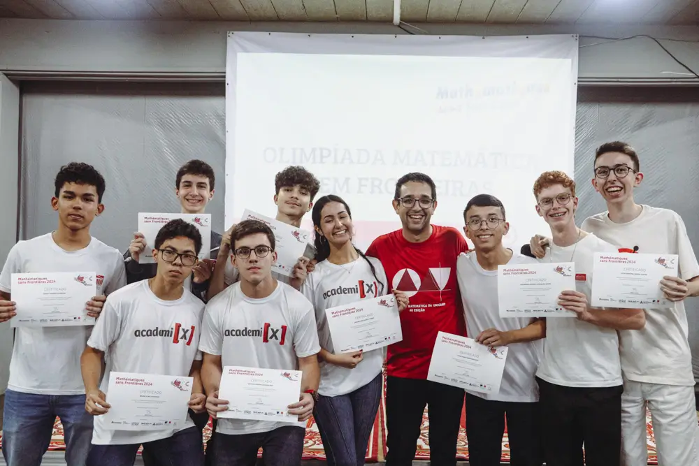 capa-academix-10