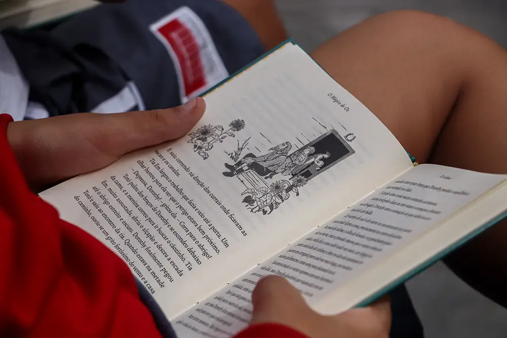 capa-biblioteca-e-sala-de-leitura-6
